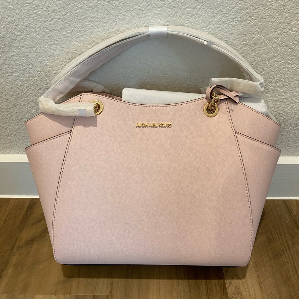 Jet Set Large Saffiano Leather Shoulder Bag.